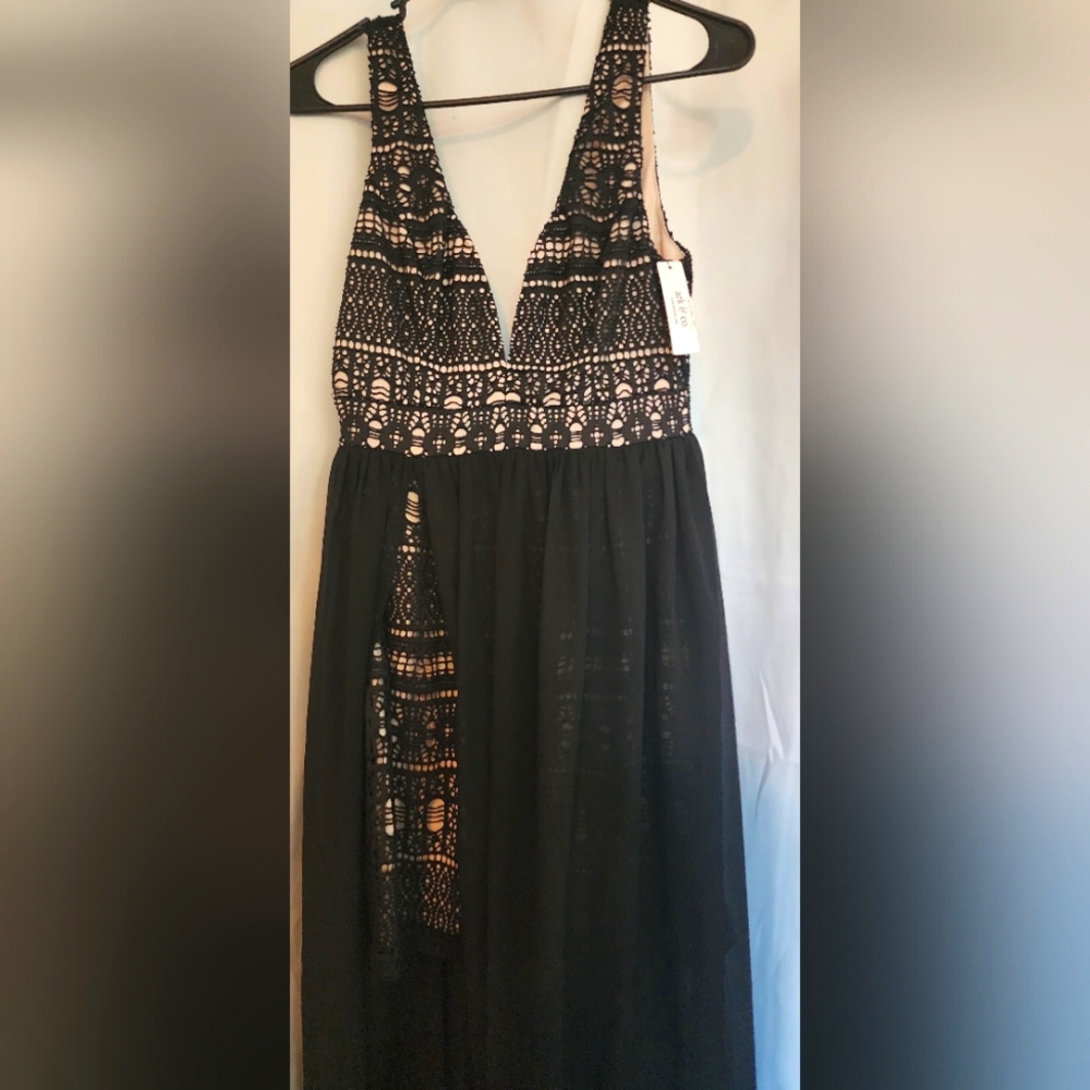 Ark & Co Black and Cream Backless Dress